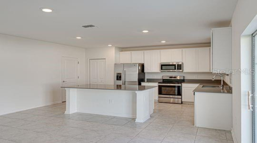DAVENPORT, Florida 33837, 4 Bedrooms Bedrooms, ,2 BathroomsBathrooms,Residential,For Sale,JOHN JACOB,0,MFRO6337341