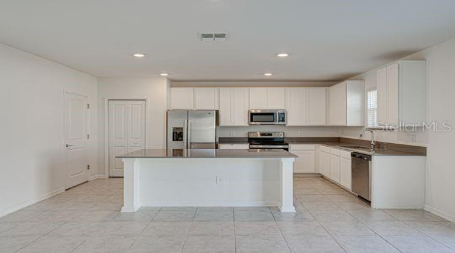 DAVENPORT, Florida 33837, 4 Bedrooms Bedrooms, ,2 BathroomsBathrooms,Residential,For Sale,JOHN JACOB,0,MFRO6337341