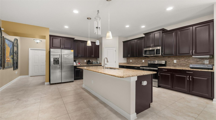 KISSIMMEE, Florida 34746, 3 Bedrooms Bedrooms, ,2 BathroomsBathrooms,Residential,For Sale,FAIRY TALE,0,MFRS5132914