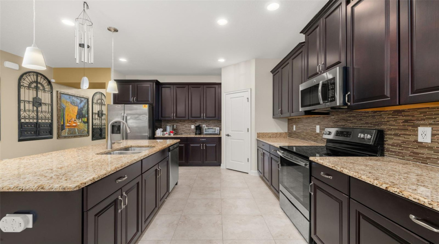 KISSIMMEE, Florida 34746, 3 Bedrooms Bedrooms, ,2 BathroomsBathrooms,Residential,For Sale,FAIRY TALE,0,MFRS5132914