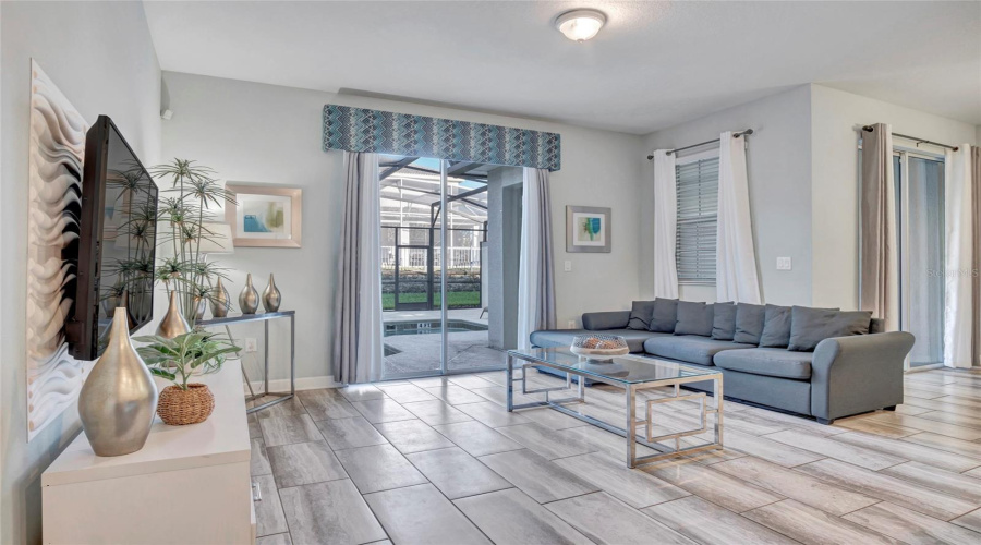 DAVENPORT, Florida 33896, 4 Bedrooms Bedrooms, ,3 BathroomsBathrooms,Residential,For Sale,PLUNKER,0,MFRO6337226