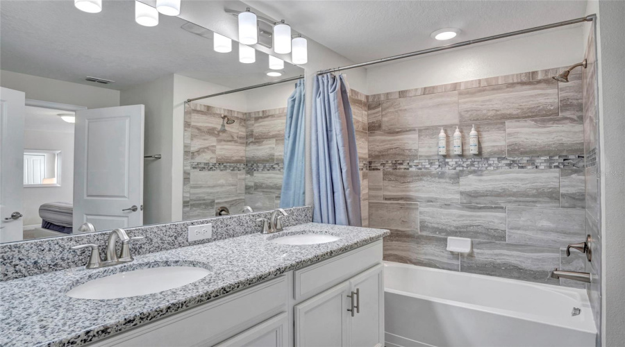 DAVENPORT, Florida 33896, 4 Bedrooms Bedrooms, ,3 BathroomsBathrooms,Residential,For Sale,PLUNKER,0,MFRO6337226