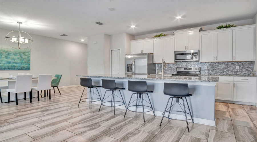 DAVENPORT, Florida 33896, 4 Bedrooms Bedrooms, ,3 BathroomsBathrooms,Residential,For Sale,PLUNKER,0,MFRO6337226