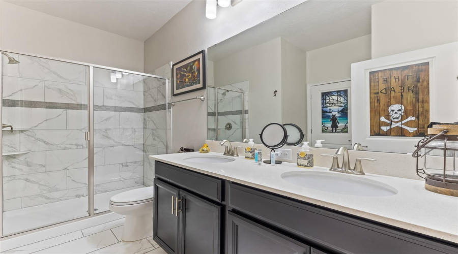 DAVENPORT, Florida 33896, 8 Bedrooms Bedrooms, ,5 BathroomsBathrooms,Residential,For Sale,FLANGE,0,MFRL4955293