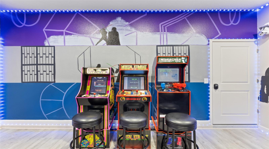 DAVENPORT, Florida 33896, 8 Bedrooms Bedrooms, ,5 BathroomsBathrooms,Residential,For Sale,FLANGE,0,MFRL4955293