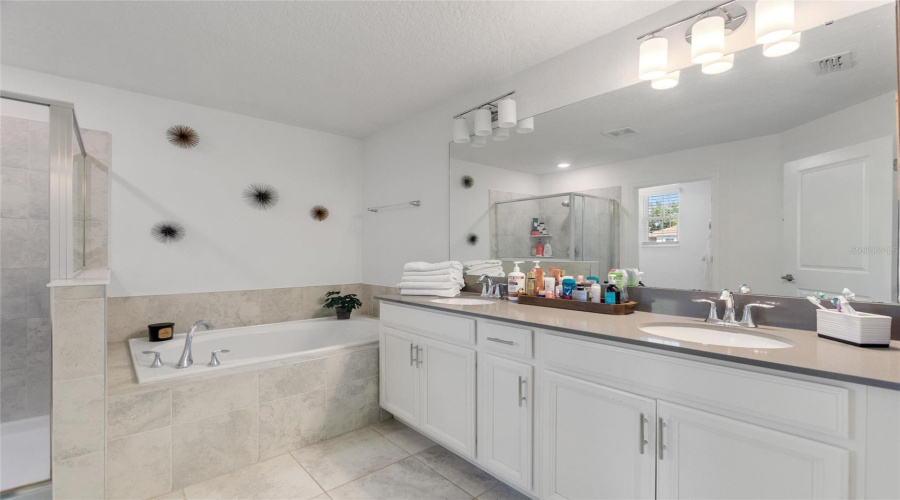 DAVENPORT, Florida 33896, 3 Bedrooms Bedrooms, ,2 BathroomsBathrooms,Residential,For Sale,TRAPPERS TRAIL LOOP,0,MFRS5133102