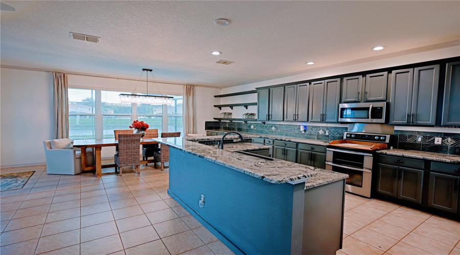 KISSIMMEE, Florida 34746, 6 Bedrooms Bedrooms, ,7 BathroomsBathrooms,Residential,For Sale,MARCELLO,0,MFRO6328908