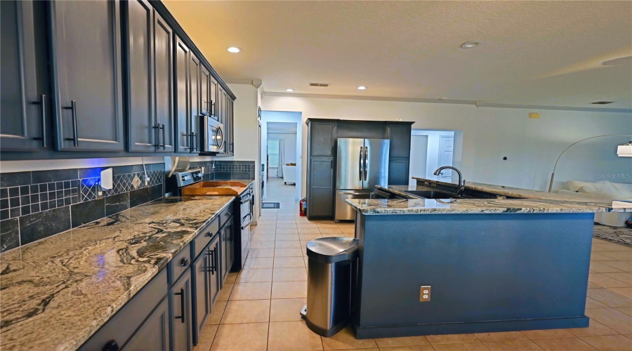 KISSIMMEE, Florida 34746, 6 Bedrooms Bedrooms, ,7 BathroomsBathrooms,Residential,For Sale,MARCELLO,0,MFRO6328908