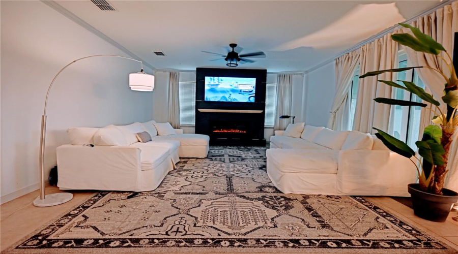 KISSIMMEE, Florida 34746, 6 Bedrooms Bedrooms, ,7 BathroomsBathrooms,Residential,For Sale,MARCELLO,0,MFRO6328908