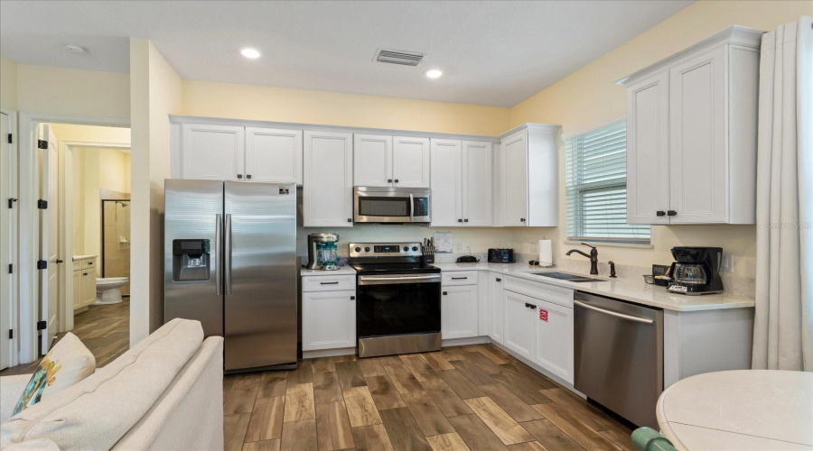 KISSIMMEE, Florida 34747, 2 Bedrooms Bedrooms, ,2 BathroomsBathrooms,Residential,For Sale,KNEE DEEP,0,MFRO6334138