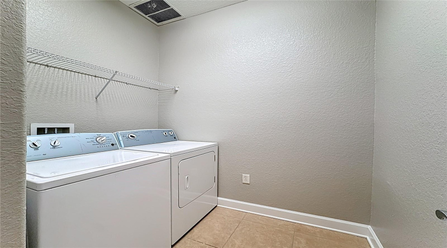 DAVENPORT, Florida 33896, 3 Bedrooms Bedrooms, ,2 BathroomsBathrooms,Residential,For Sale,SARDINIA,0,MFRO6333891