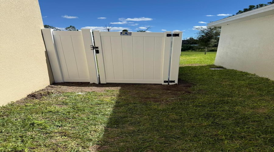 DAVENPORT, Florida 33837, 4 Bedrooms Bedrooms, ,2 BathroomsBathrooms,Residential,For Sale,BRAVE,0,MFRO6337661