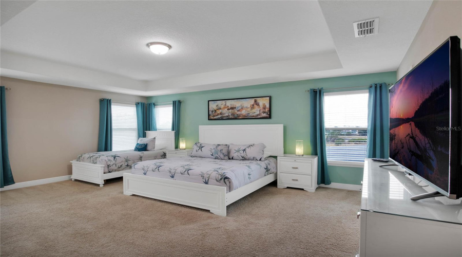 DAVENPORT, Florida 33837, 5 Bedrooms Bedrooms, ,5 BathroomsBathrooms,Residential,For Sale,OAKTREE,0,MFRS5133053