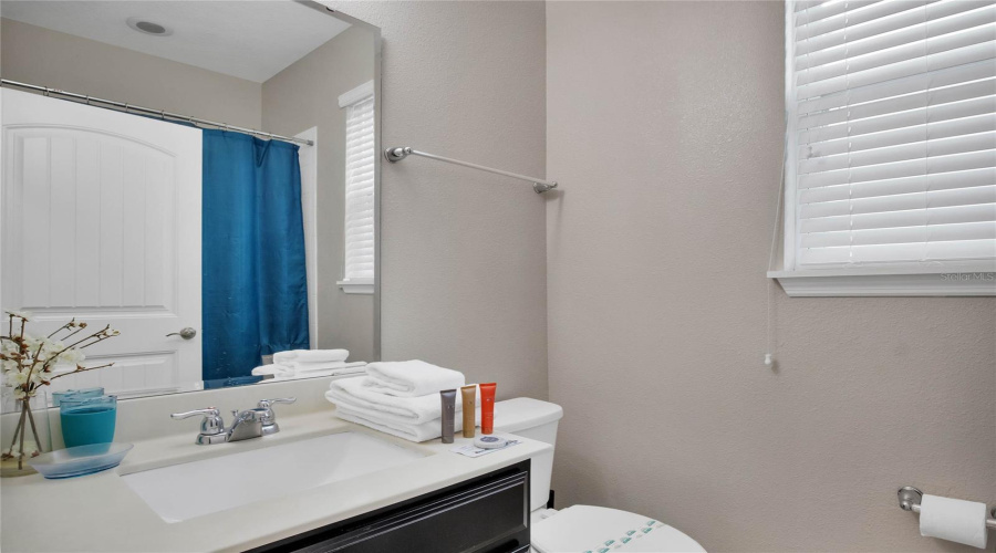 DAVENPORT, Florida 33837, 5 Bedrooms Bedrooms, ,5 BathroomsBathrooms,Residential,For Sale,OAKTREE,0,MFRS5133053