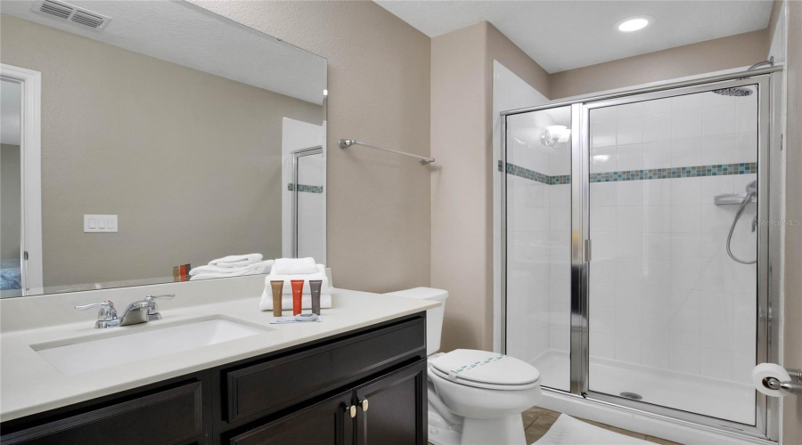 DAVENPORT, Florida 33837, 5 Bedrooms Bedrooms, ,5 BathroomsBathrooms,Residential,For Sale,OAKTREE,0,MFRS5133053