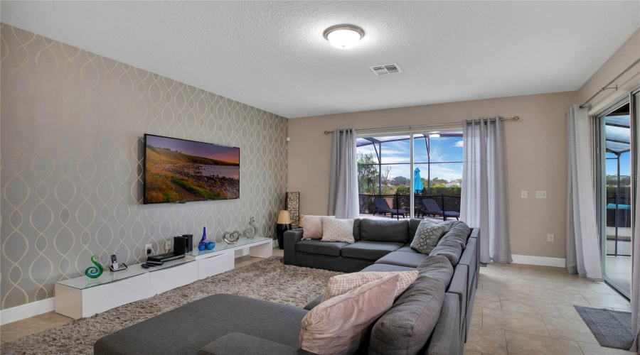 DAVENPORT, Florida 33837, 5 Bedrooms Bedrooms, ,5 BathroomsBathrooms,Residential,For Sale,OAKTREE,0,MFRS5133053