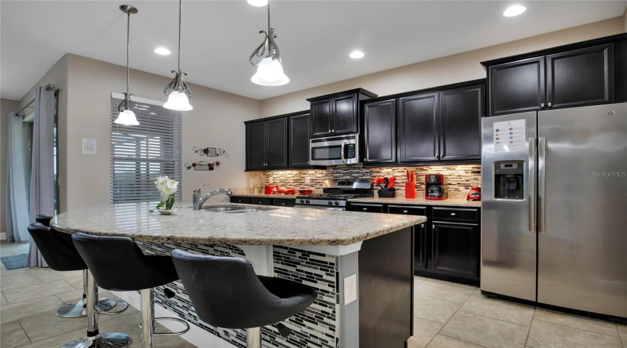 DAVENPORT, Florida 33837, 5 Bedrooms Bedrooms, ,5 BathroomsBathrooms,Residential,For Sale,OAKTREE,0,MFRS5133053