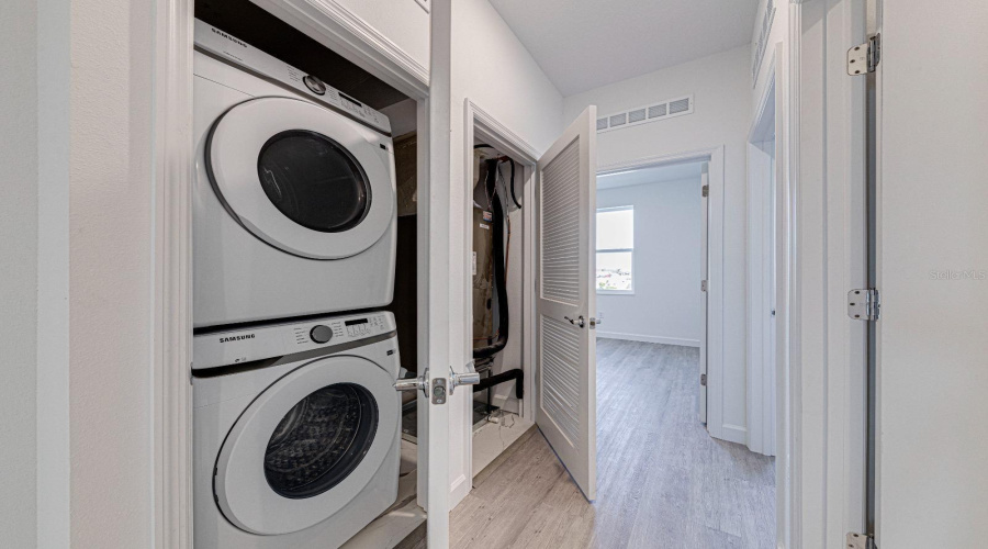 DAVENPORT, Florida 33896, 5 Bedrooms Bedrooms, ,4 BathroomsBathrooms,Residential,For Sale,FAMAGUSTA,0,MFRO6337860