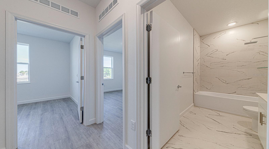 DAVENPORT, Florida 33896, 5 Bedrooms Bedrooms, ,4 BathroomsBathrooms,Residential,For Sale,FAMAGUSTA,0,MFRO6337860