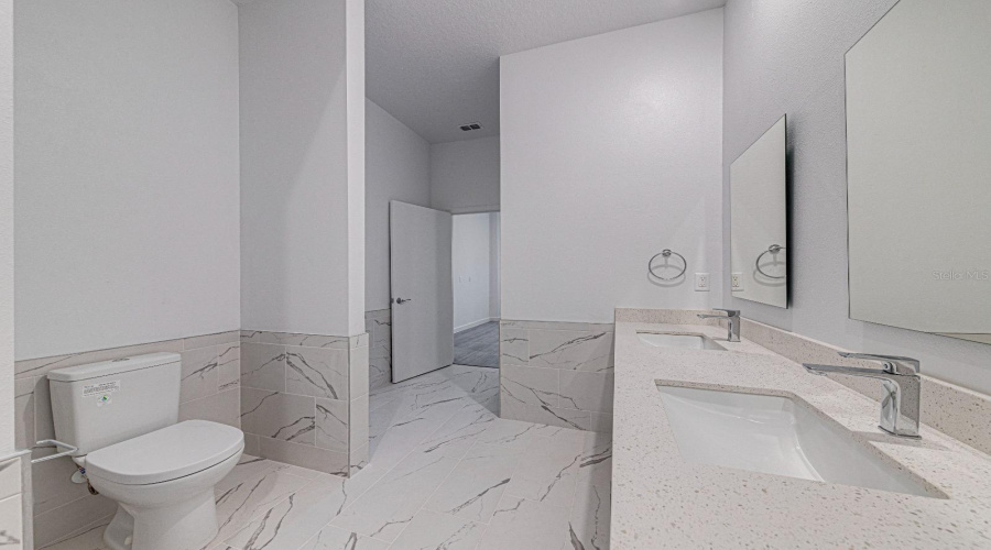 DAVENPORT, Florida 33896, 5 Bedrooms Bedrooms, ,4 BathroomsBathrooms,Residential,For Sale,FAMAGUSTA,0,MFRO6337860