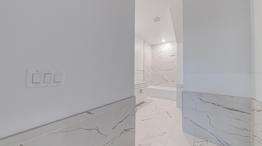 DAVENPORT, Florida 33896, 5 Bedrooms Bedrooms, ,4 BathroomsBathrooms,Residential,For Sale,FAMAGUSTA,0,MFRO6337860