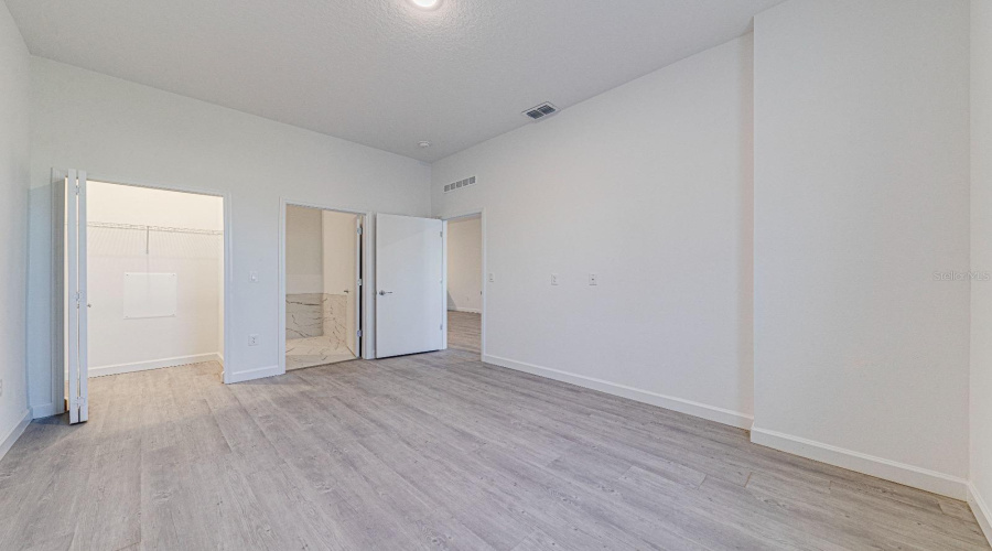DAVENPORT, Florida 33896, 5 Bedrooms Bedrooms, ,4 BathroomsBathrooms,Residential,For Sale,FAMAGUSTA,0,MFRO6337860