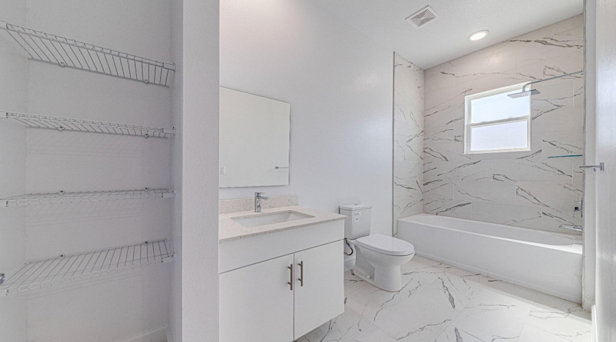 DAVENPORT, Florida 33896, 5 Bedrooms Bedrooms, ,4 BathroomsBathrooms,Residential,For Sale,FAMAGUSTA,0,MFRO6337860
