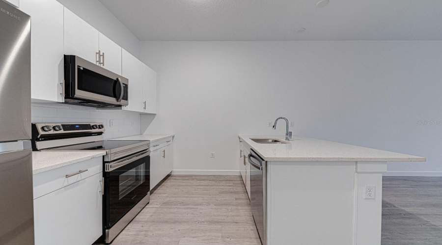 DAVENPORT, Florida 33896, 5 Bedrooms Bedrooms, ,4 BathroomsBathrooms,Residential,For Sale,FAMAGUSTA,0,MFRO6337860