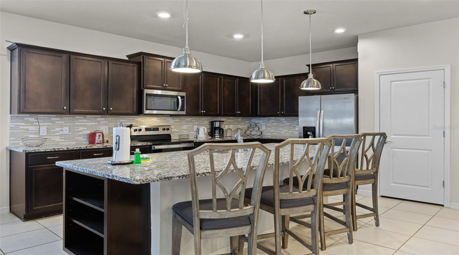 DAVENPORT, Florida 33897, 8 Bedrooms Bedrooms, ,6 BathroomsBathrooms,Residential,For Sale,LAVENDER,0,MFRS5133131