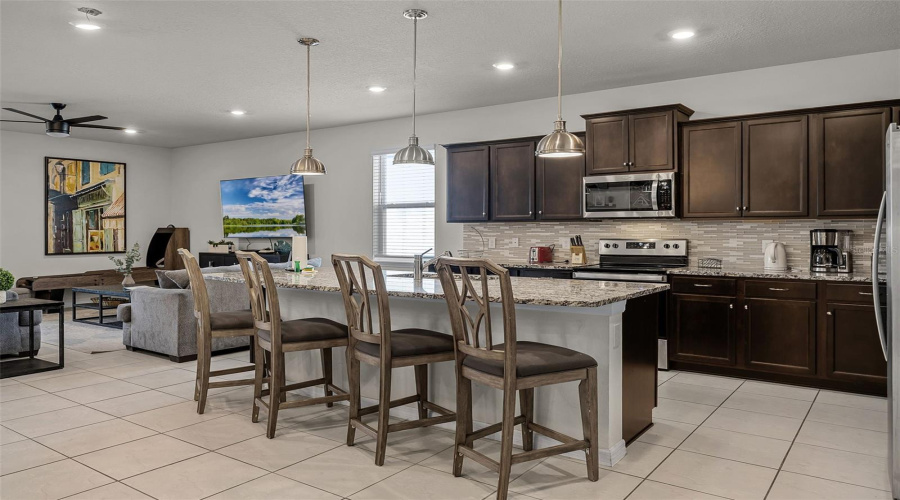 DAVENPORT, Florida 33897, 8 Bedrooms Bedrooms, ,6 BathroomsBathrooms,Residential,For Sale,LAVENDER,0,MFRS5133131