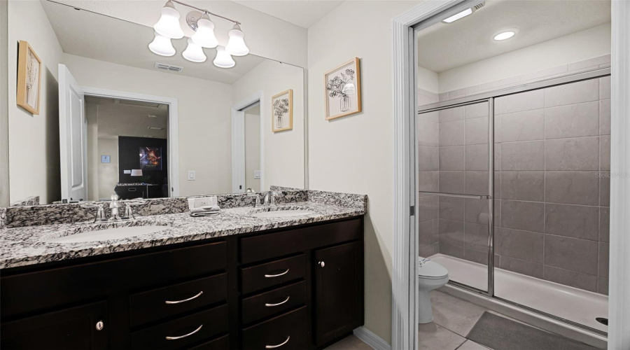 DAVENPORT, Florida 33897, 8 Bedrooms Bedrooms, ,6 BathroomsBathrooms,Residential,For Sale,LAVENDER,0,MFRS5133131