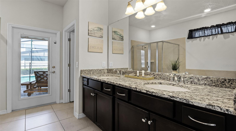 DAVENPORT, Florida 33897, 8 Bedrooms Bedrooms, ,6 BathroomsBathrooms,Residential,For Sale,LAVENDER,0,MFRS5133131