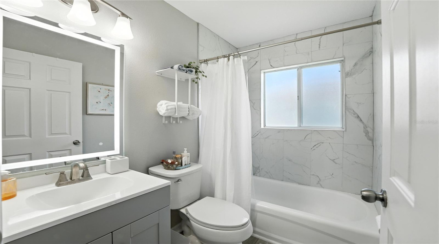 DAVENPORT, Florida 33897, 4 Bedrooms Bedrooms, ,2 BathroomsBathrooms,Residential,For Sale,HILLCREST,0,MFRO6335587
