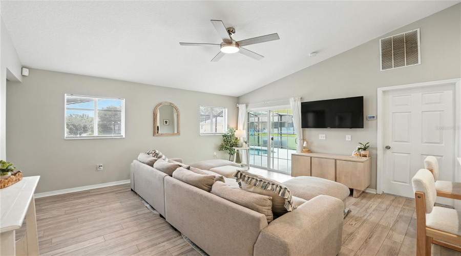 DAVENPORT, Florida 33897, 4 Bedrooms Bedrooms, ,2 BathroomsBathrooms,Residential,For Sale,HILLCREST,0,MFRO6335587