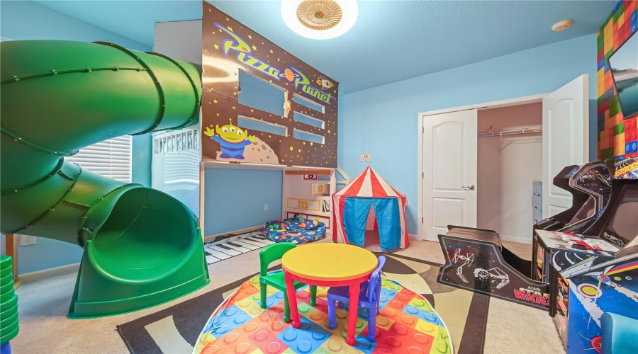 PIZZA PLANET ROOM