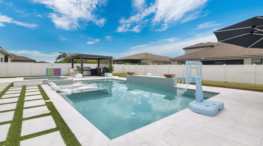 KISSIMMEE, Florida 34746, 3 Bedrooms Bedrooms, ,2 BathroomsBathrooms,Residential,For Sale,GOLDEN KNOT,0,MFRS5133113
