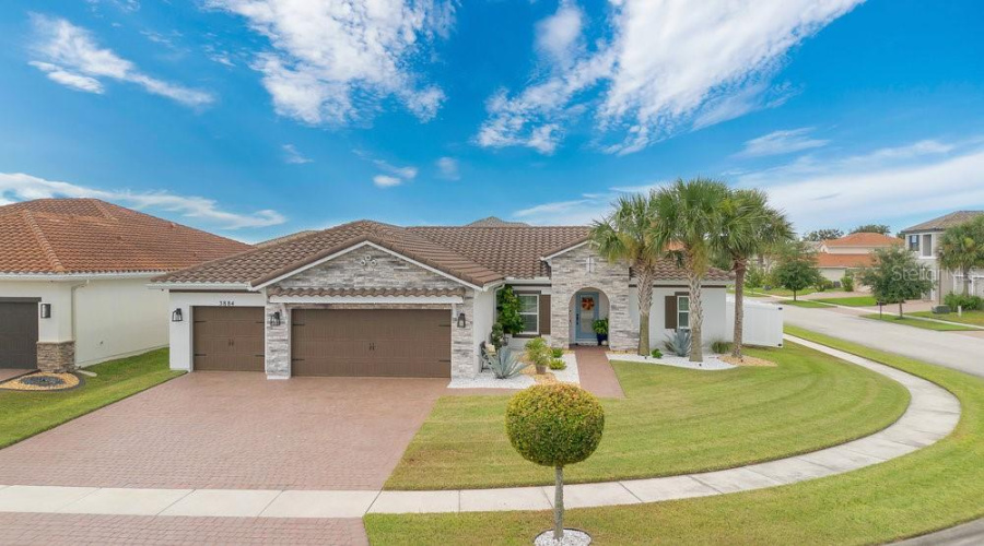 KISSIMMEE, Florida 34746, 3 Bedrooms Bedrooms, ,2 BathroomsBathrooms,Residential,For Sale,GOLDEN KNOT,0,MFRS5133113