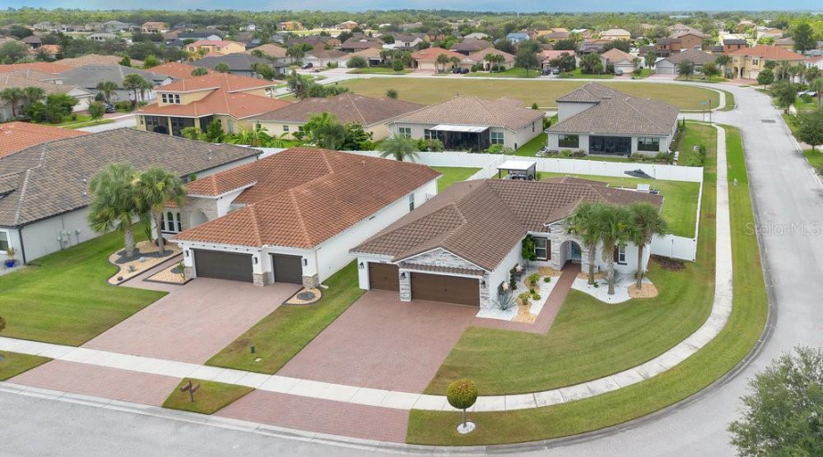KISSIMMEE, Florida 34746, 3 Bedrooms Bedrooms, ,2 BathroomsBathrooms,Residential,For Sale,GOLDEN KNOT,0,MFRS5133113