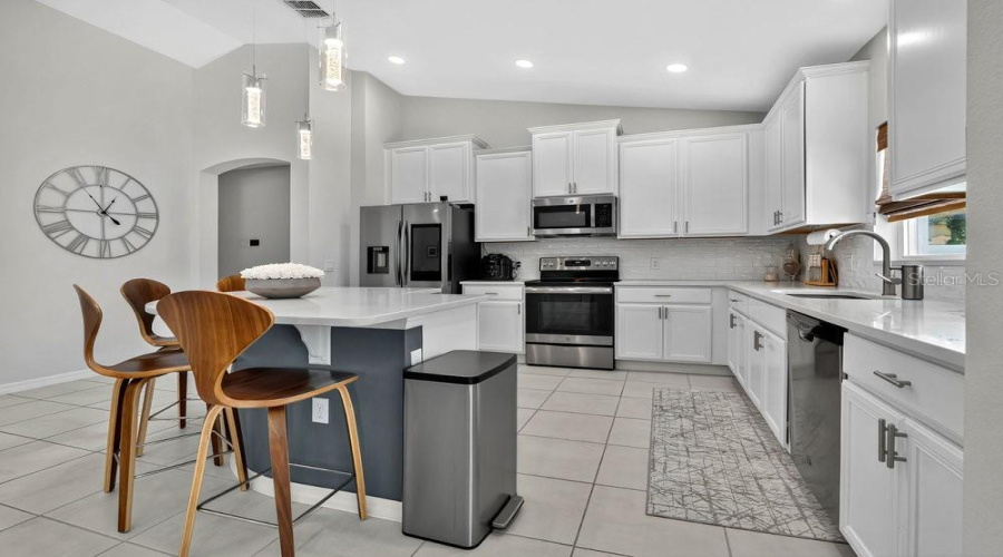 KISSIMMEE, Florida 34746, 3 Bedrooms Bedrooms, ,2 BathroomsBathrooms,Residential,For Sale,GOLDEN KNOT,0,MFRS5133113