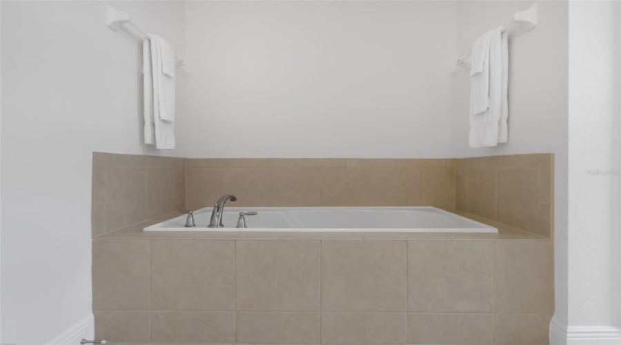 KISSIMMEE, Florida 34747, 6 Bedrooms Bedrooms, ,6 BathroomsBathrooms,Residential,For Sale,MARKER,0,MFRO6337144