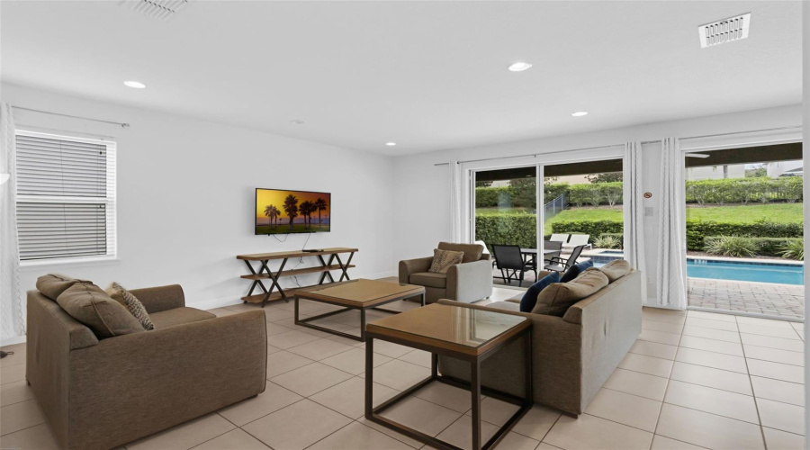 KISSIMMEE, Florida 34747, 6 Bedrooms Bedrooms, ,6 BathroomsBathrooms,Residential,For Sale,MARKER,0,MFRO6337144