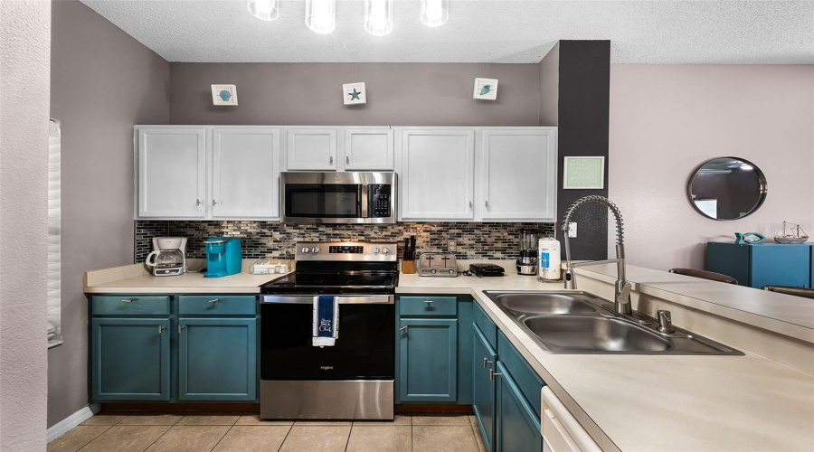 KISSIMMEE, Florida 34747, 3 Bedrooms Bedrooms, ,2 BathroomsBathrooms,Residential,For Sale,CRYSTAL COVE,0,MFRS5132749