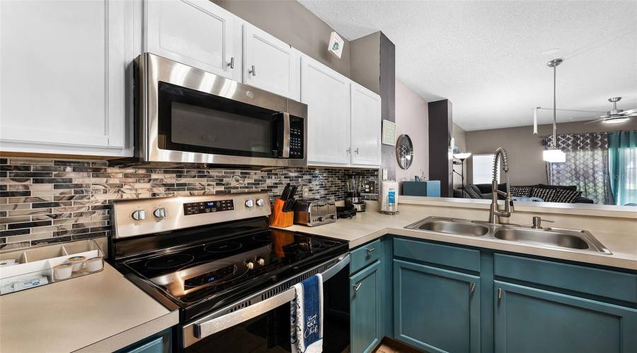 KISSIMMEE, Florida 34747, 3 Bedrooms Bedrooms, ,2 BathroomsBathrooms,Residential,For Sale,CRYSTAL COVE,0,MFRS5132749