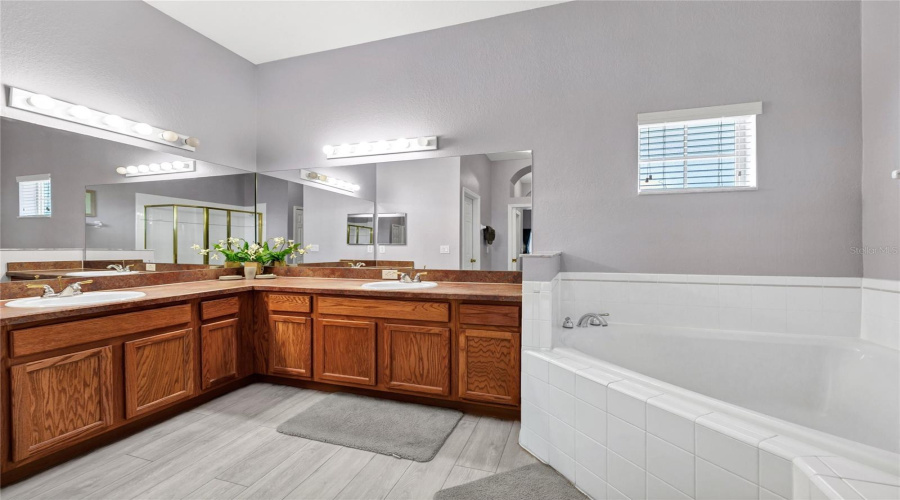 DAVENPORT, Florida 33897, 3 Bedrooms Bedrooms, ,2 BathroomsBathrooms,Residential,For Sale,RUM,0,MFRO6338150