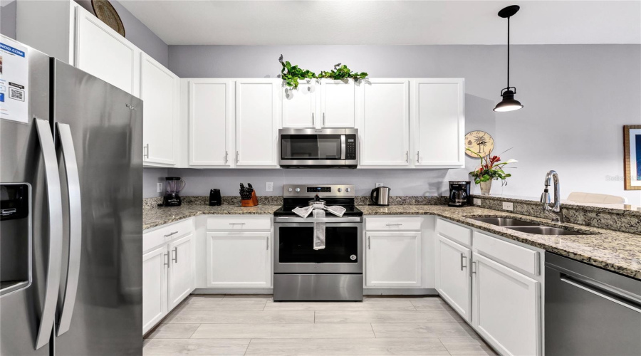 DAVENPORT, Florida 33897, 3 Bedrooms Bedrooms, ,2 BathroomsBathrooms,Residential,For Sale,RUM,0,MFRO6338150