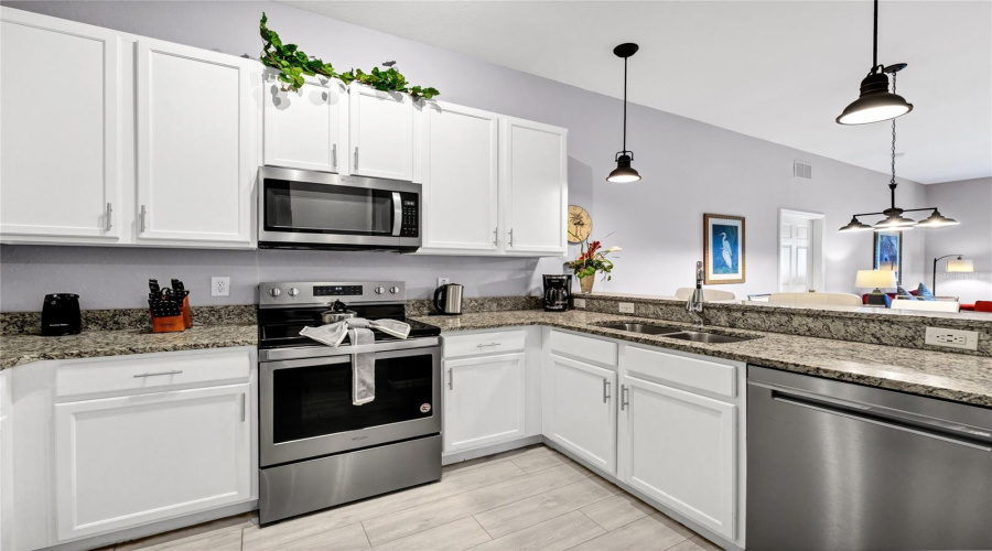 DAVENPORT, Florida 33897, 3 Bedrooms Bedrooms, ,2 BathroomsBathrooms,Residential,For Sale,RUM,0,MFRO6338150