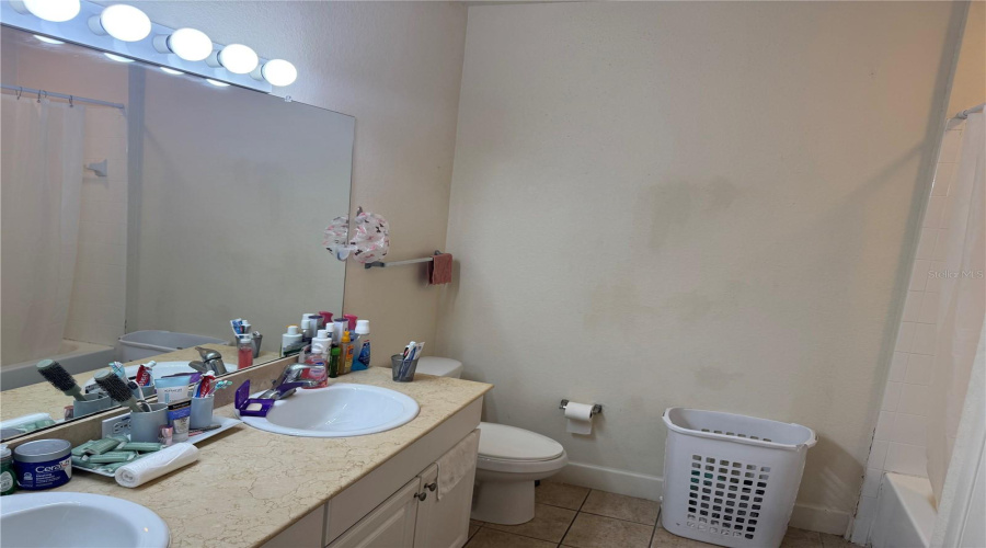 KISSIMMEE, Florida 34746, 3 Bedrooms Bedrooms, ,2 BathroomsBathrooms,Residential,For Sale,LUCAYAN HARBOUR,0,MFRS5133226