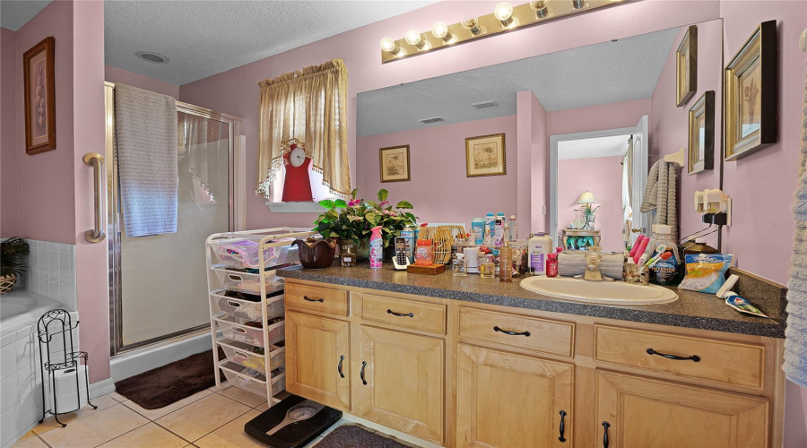 2nd Primary Bathroom/2nd Floor