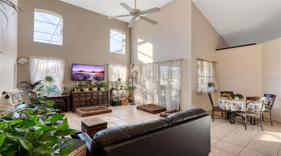 DAVENPORT, Florida 33897, 5 Bedrooms Bedrooms, ,3 BathroomsBathrooms,Residential,For Sale,PRESTWICK,0,MFRO6270051