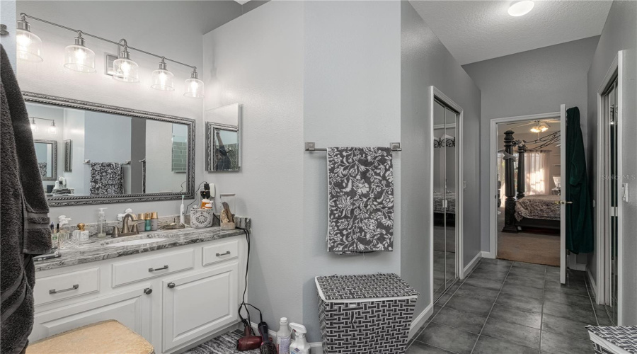 DAVENPORT, Florida 33897, 5 Bedrooms Bedrooms, ,3 BathroomsBathrooms,Residential,For Sale,PRESTWICK,0,MFRO6270051